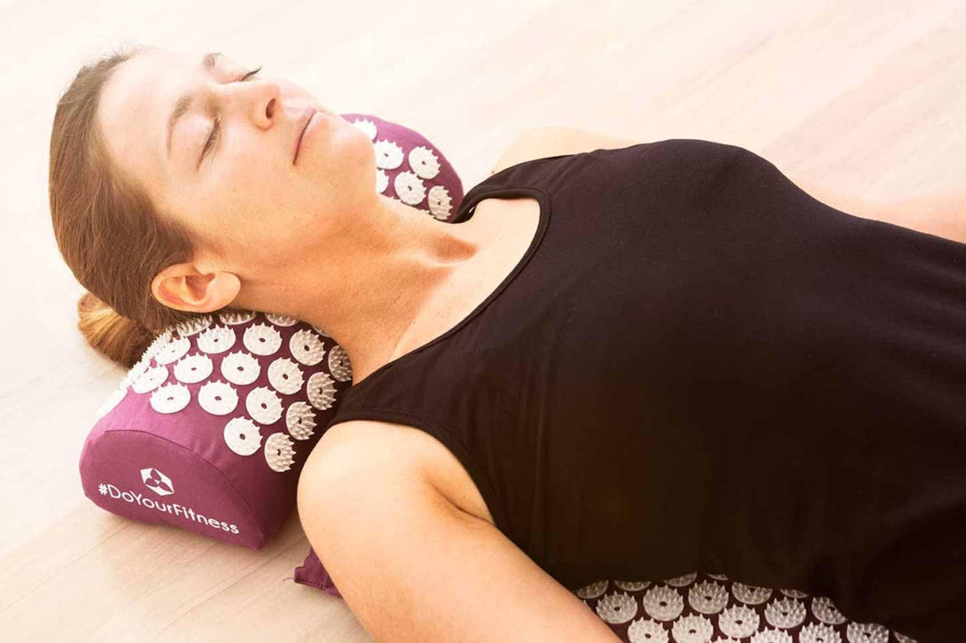 Acupressure Mat and Pillow Set - Relieves Stress, Back, Neck, and Sciatic Pain - Comes with a Vinyl Carry Bag for Storage and Travel - Green