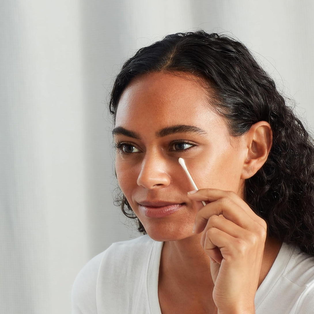 Amazon Basics Cotton Swabs for Personal Hygiene and Baby Care, 2000 Count, 4 Pack of 500 Count