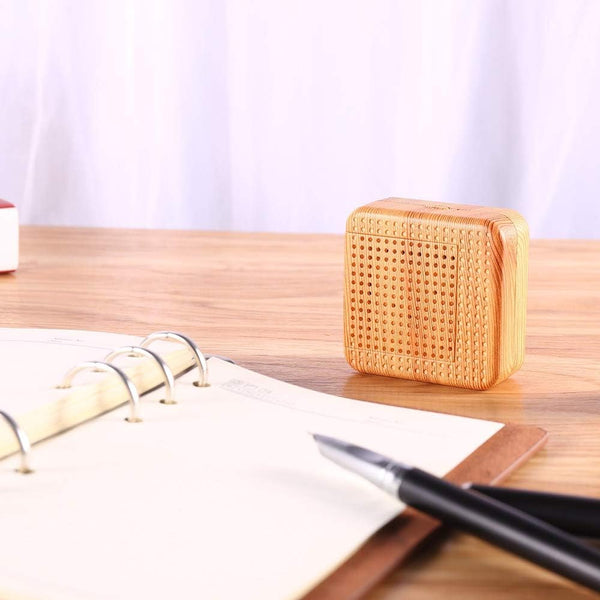 Weljoy Wood Grain Portable Diffuser for Essential Oils Ã¢ÂÂ Car or Travel, Mini Size, Quiet, Waterless, Re-Chargeable Battery or USB (Wood Grain)