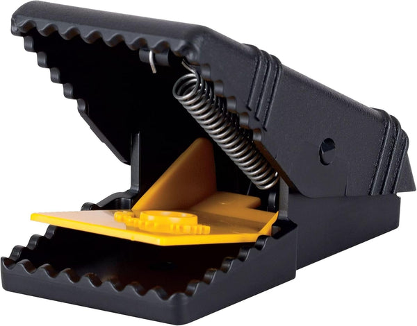 Tomcat Mouse Snap Trap, 4 Traps | Reusable Mouse Trap with No-Touch Disposal, Easy Set for Indoor and Outdoor Use, 2 Packages Each with 2 Traps
