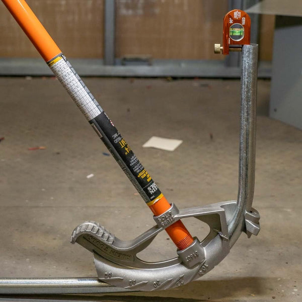 Klein Tools 935AB1V 2.5-Inch No-Dog Conduit Bending Level, 1 Vial, ACCU-BEND Level Eliminates Dog-Legs in Offsets and Saddle Bends