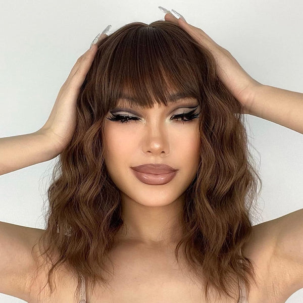 Brown Wig with Bangs for Women Short Natural Wavy Light Brown Wigs for Women Synthetic Brown Curly Bob Wig for Daily Use
