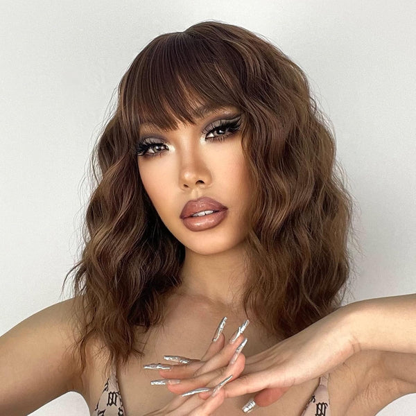 Brown Wig with Bangs for Women Short Natural Wavy Light Brown Wigs for Women Synthetic Brown Curly Bob Wig for Daily Use