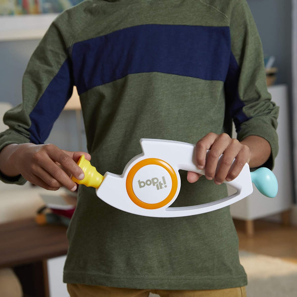 Hasbro Gaming Bop It! Electronic Game for Kids Ages 8 and up, Kids Games for 1 or More Players, Board Games for Kids, Kids Gifts