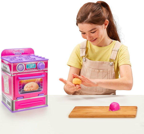 Cookeez Makery Cinnamon Treatz Oven – Interactive Bake & Reveal Oven Playset with Mystery Scented Plush (Cinnamon Pooch, Fondant Feline, or