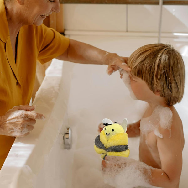 Bath Sponges 2Pieces Cute Cartoon Animal Bath Loofahs Pouf Mesh Balls Body Scrubber Bathing Accessories Gifts for Women (Bee + Pig)