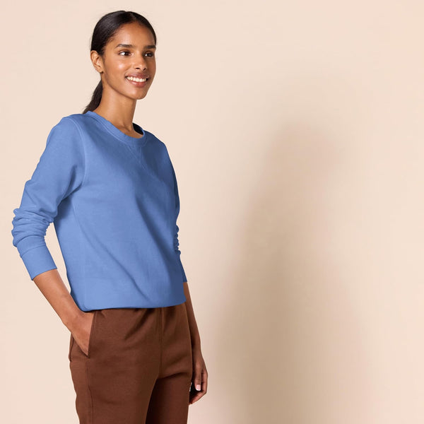 Amazon Essentials Women's Fleece Crewneck Long Sleeve Pullover Sweatshirt (Available in Plus Size) Medium Blue