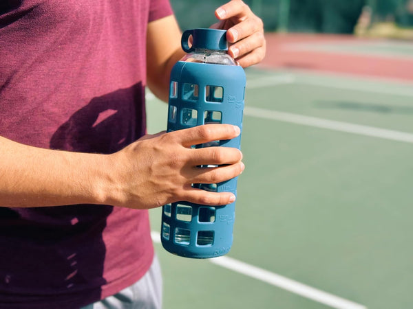Purifyou Premium 40/32 / 22/12 Oz Glass Water Bottles with Times to Drink and Volume, Silicone Sleeve & Stainless Steel Lid Insert, Reusable for