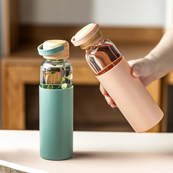 21oz Borosilicate Glass Water Bottles with Silicone Non-Slip Sleeve & Leak-Proof Lid-Reusable Drink Bottle for Office,Travel,Gym,Hiking-BPA
