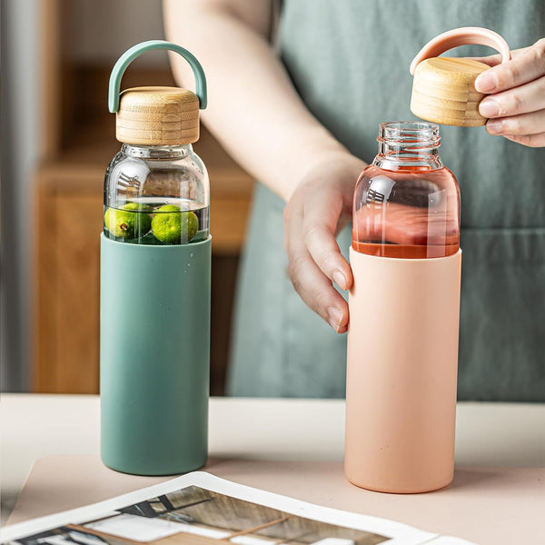 21oz Borosilicate Glass Water Bottles with Silicone Non-Slip Sleeve & Leak-Proof Lid-Reusable Drink Bottle for Office,Travel,Gym,Hiking-BPA