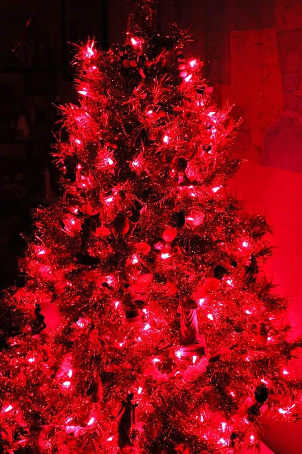 Holiday Essence 140 Red Musical Christmas Lights, Plays 25 Classic Music Songs, 8 Function Chaser, Green Wire, 31.2 Ft Wire Length Indoor String