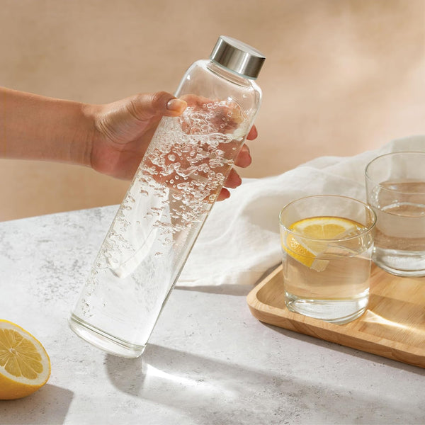 Cosumy Glass Water Bottle 25oz with Felt Sleeve - Borosilicate Glass - Leakproof Lid - BPA Free - Ideal for Work, Travel & Gym (Beige)