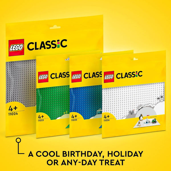 LEGO Classic Green Baseplate, Square 32x32 Stud Foundation to Build, Play, and Display Brick Creations, Great for Grassy Nature Landscapes,