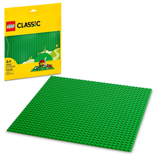 LEGO Classic Green Baseplate, Square 32x32 Stud Foundation to Build, Play, and Display Brick Creations, Great for Grassy Nature Landscapes,