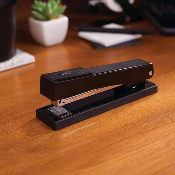 Swingline Stapler, 20 Sheet Capacity, LightDuty 405, Jam Free, Metal, Black (S7040501) Black 1 Count (Pack of 1)