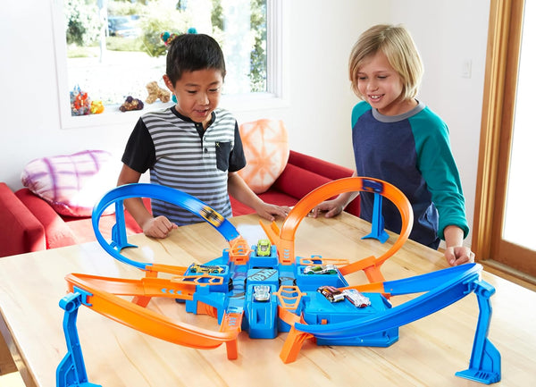 Hot Wheels Track Set with 1:64 Scale Toy Car, 4 Intersections for Crashing, Powered by a Motorized Booster, Criss-Cross Crash Track (Amazon