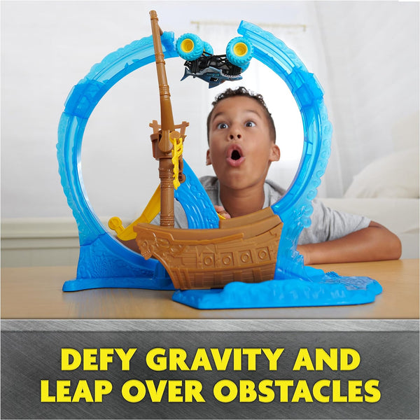 Monster Jam, Megalodon Loop of Doom Stunt Playset with Exclusive 1:64 Scale Die-Cast Monster Truck for Kids Toys for Boys Ages 3 4 5 6 and Up