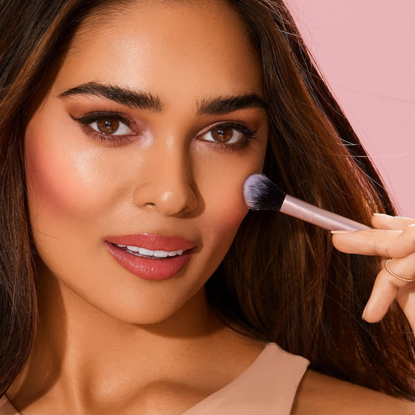 Real Techniques Makeup Setting Brush, for Setting Powder, Loose Powder, & Pressed Powder, Face Makeup Brush, 402 Brush, Sheer Coverage for
