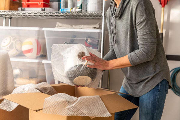 Duck Brand Small Bubble Cushioning Wrap for Fragile Moving & Shipping - 175 ft Packing Wrap for Extra Protection in Boxes & Mailers - Clear Roll,