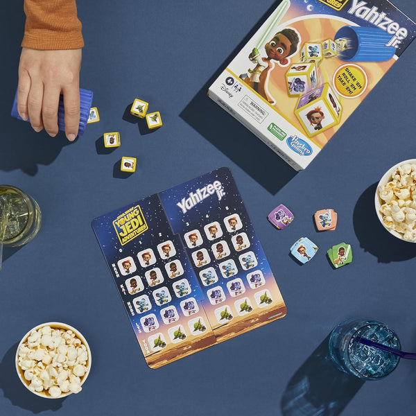 Hasbro Gaming Yahtzee Jr. Star War: Young Jedi Adventures Edition Board Game for Kids | Ages 4+ | 2-4 Players | Counting and Matching Games for