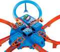 Hot Wheels Track Set with 1:64 Scale Toy Car, 4 Intersections for Crashing, Powered by a Motorized Booster, Criss-Cross Crash Track (Amazon