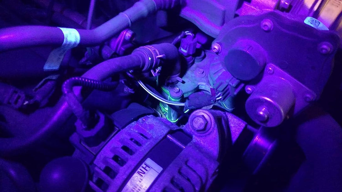 Air Conditioner UV Dye Leak Detector, Pro Auto Oil AC UV Dye Leak Test Detection Tool Kit 68 LED A/C UV Flashlight Detector with Protective Glasses