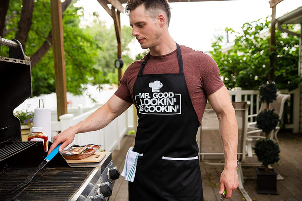 ALLER HOME&KITCHEN Funny Apron for Men, 2 Large Pockets One Size Fits All Chef Apron for Grilling, Cooking, BBQ Accessories Mr. Good Looking is