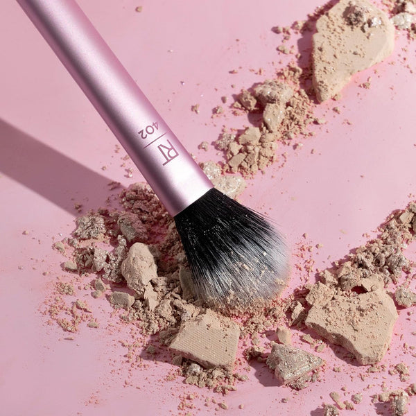Real Techniques Makeup Setting Brush, for Setting Powder, Loose Powder, & Pressed Powder, Face Makeup Brush, 402 Brush, Sheer Coverage for