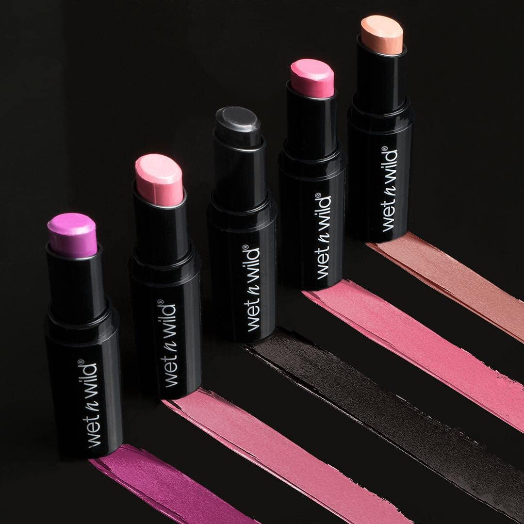 Wet N Wild Silk Finish Lipstick, Hydrating Rich Buildable Lip Color, Formulated with Vitamins A,E, & Macadamia for Ultimate Hydration, Cruelty-Free & Vegan - Dark Pink Frost