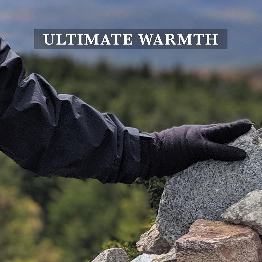 Isotoner Mens Microfiber Touchscreen Texting Warm Lined Cold Weather Gloves with Water Repellent Technology